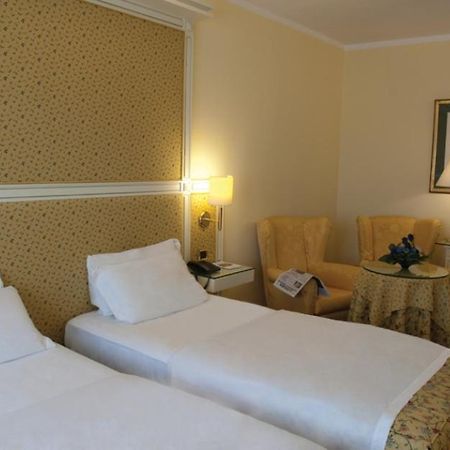 Hotel La Bussola Novara Esterno foto