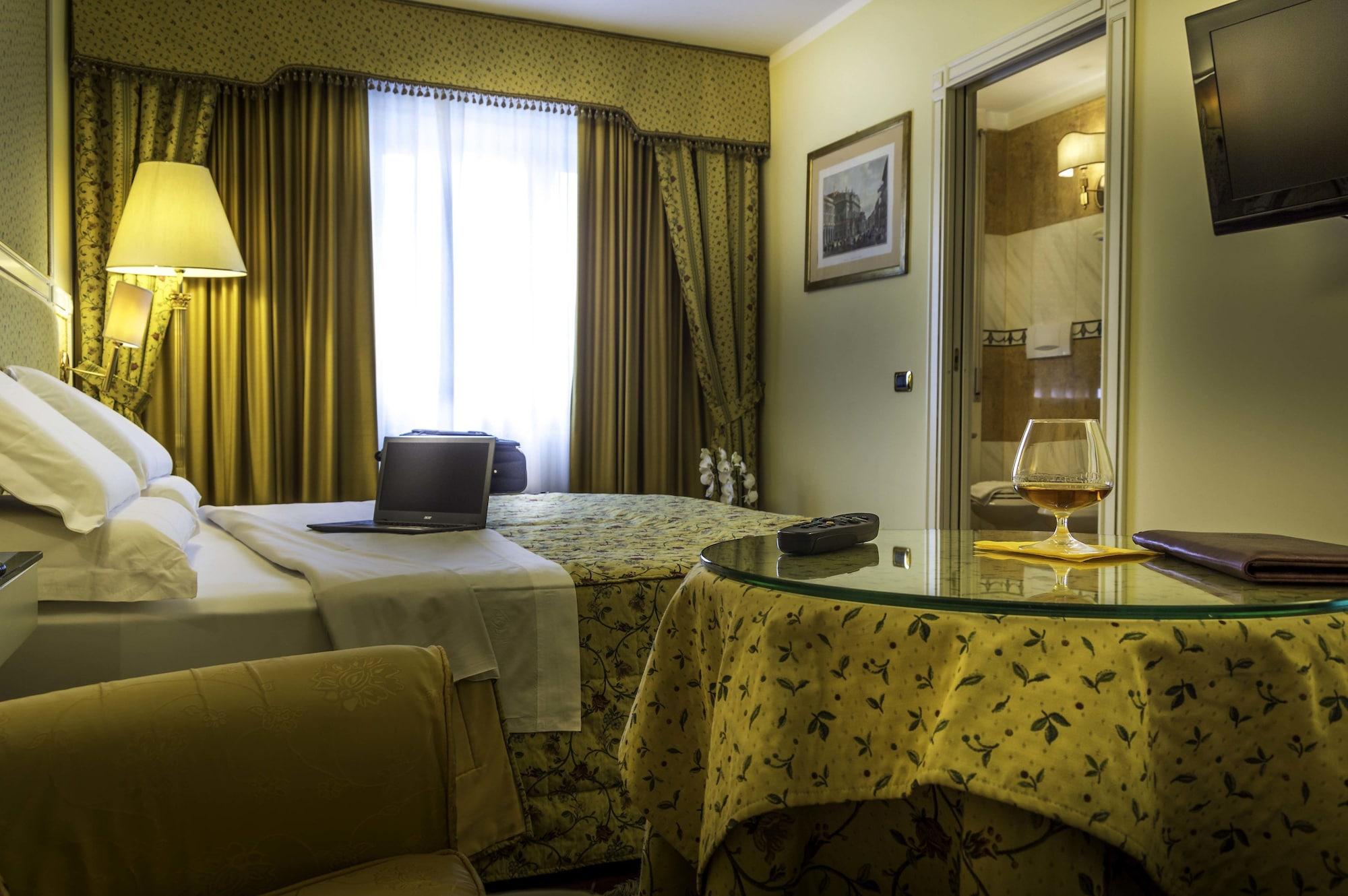 Hotel La Bussola Novara Esterno foto