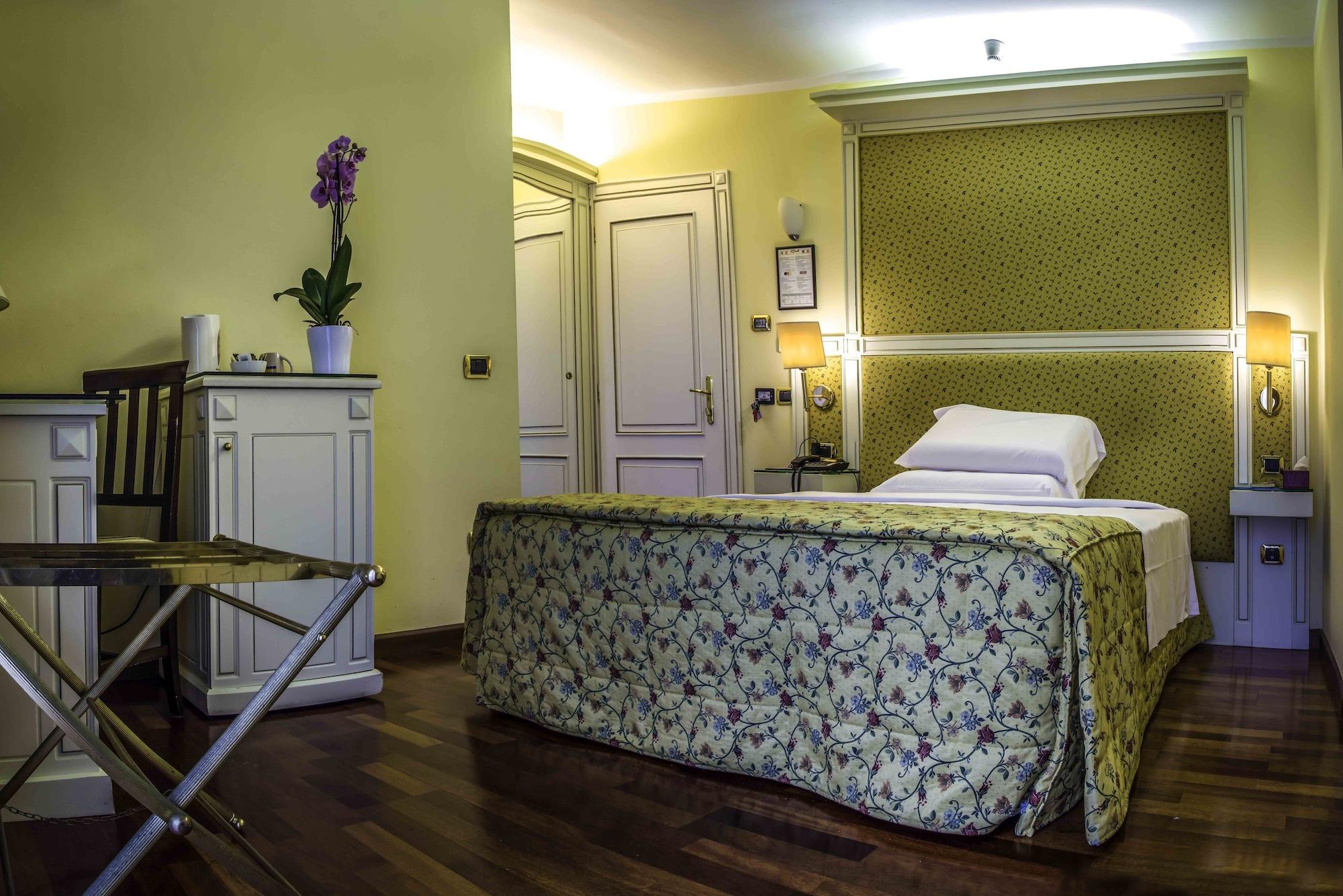 Hotel La Bussola Novara Esterno foto