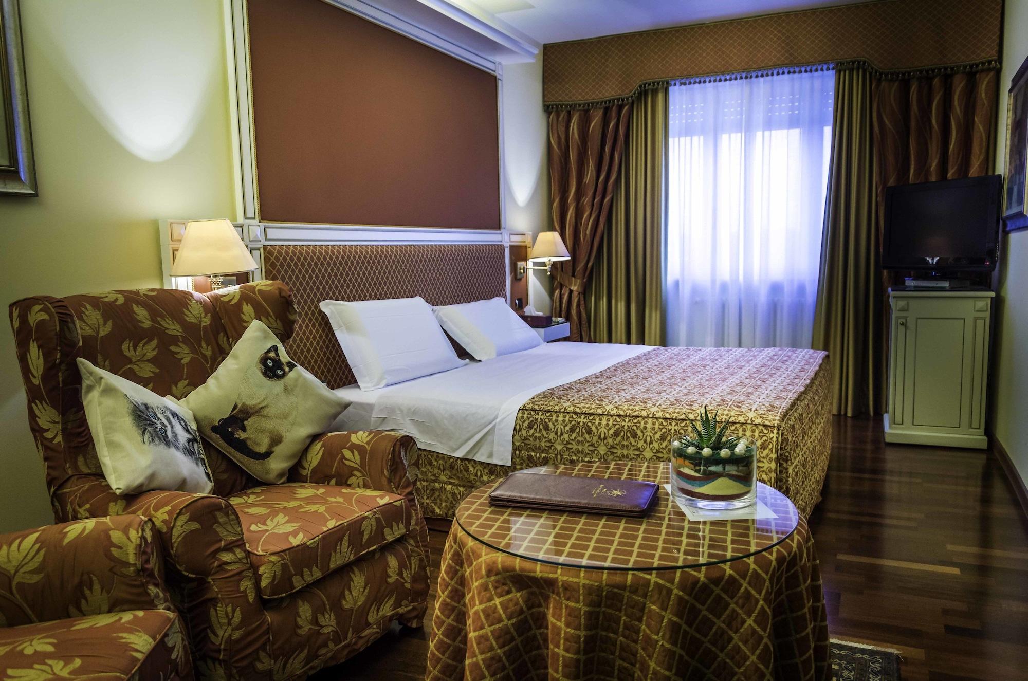 Hotel La Bussola Novara Esterno foto