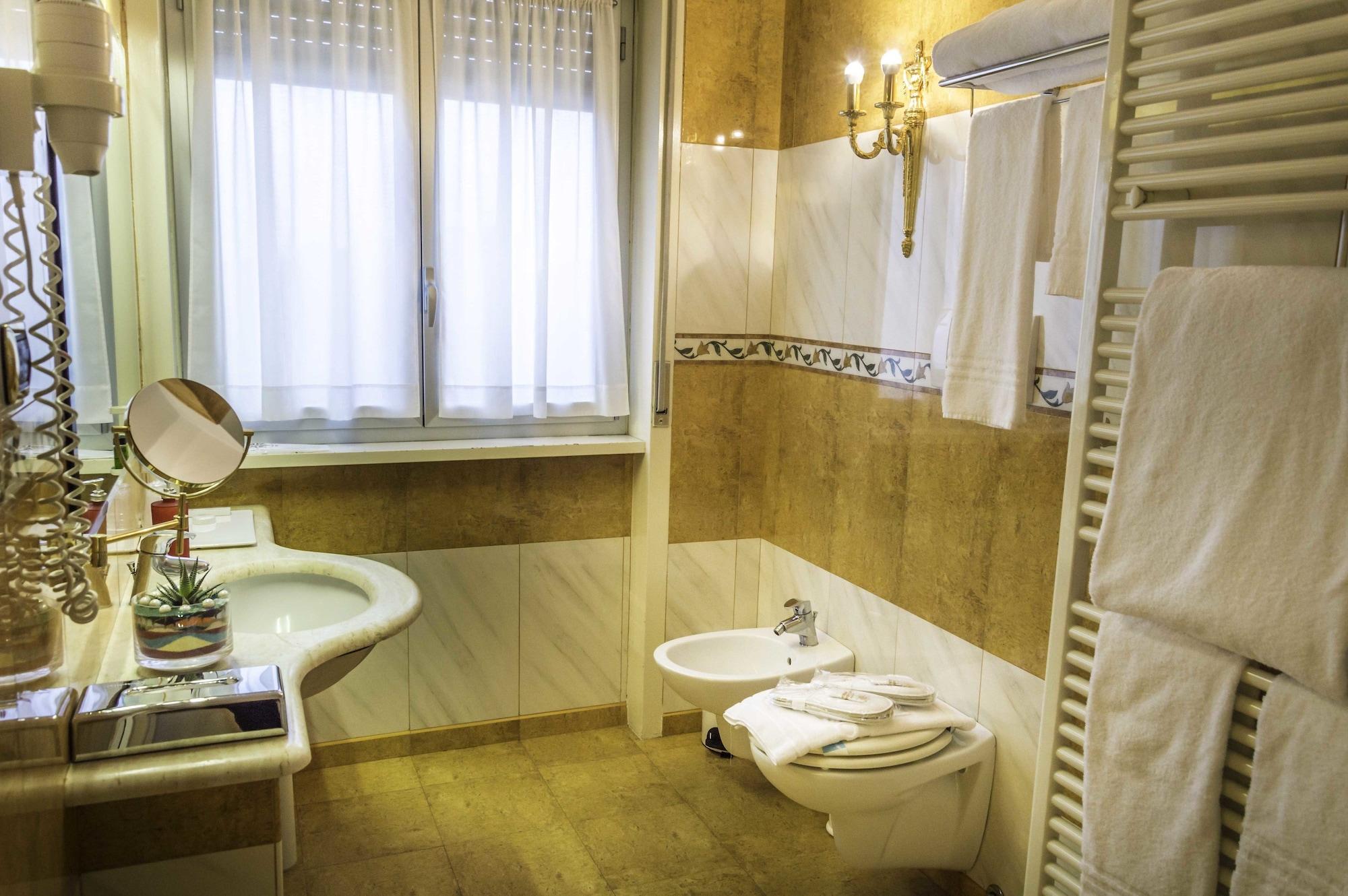 Hotel La Bussola Novara Esterno foto