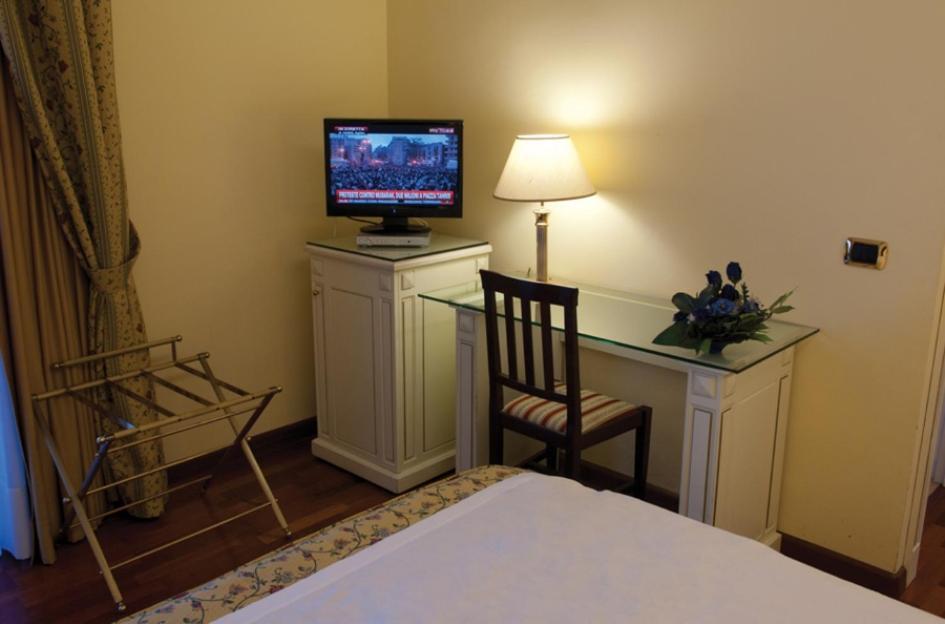 Hotel La Bussola Novara Esterno foto