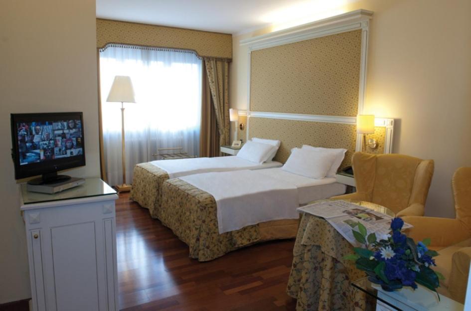 Hotel La Bussola Novara Esterno foto