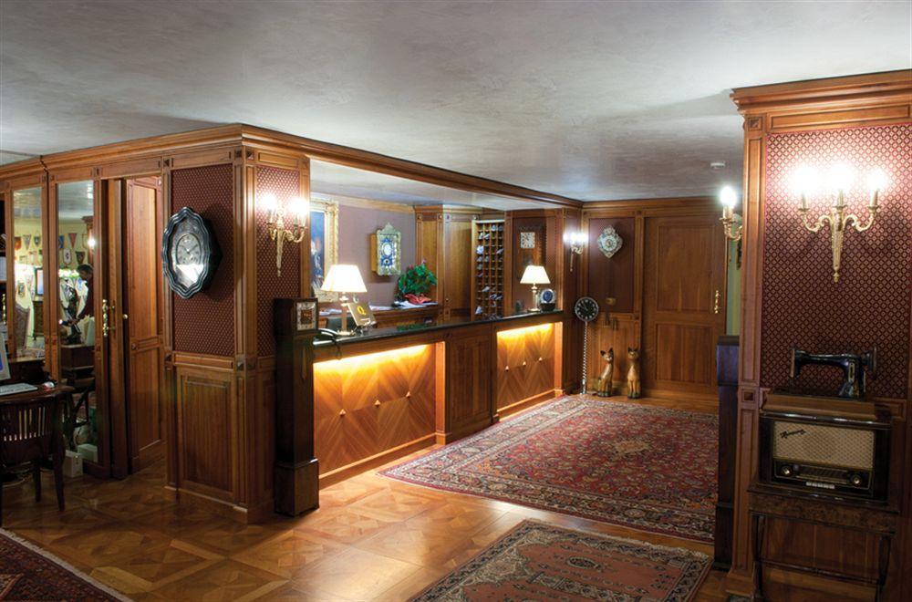 Hotel La Bussola Novara Esterno foto