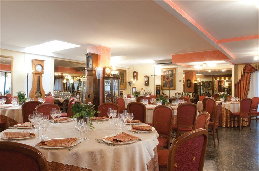 Hotel La Bussola Novara Esterno foto