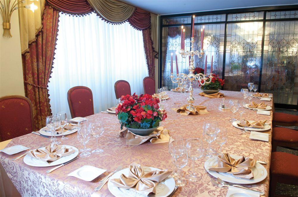Hotel La Bussola Novara Esterno foto