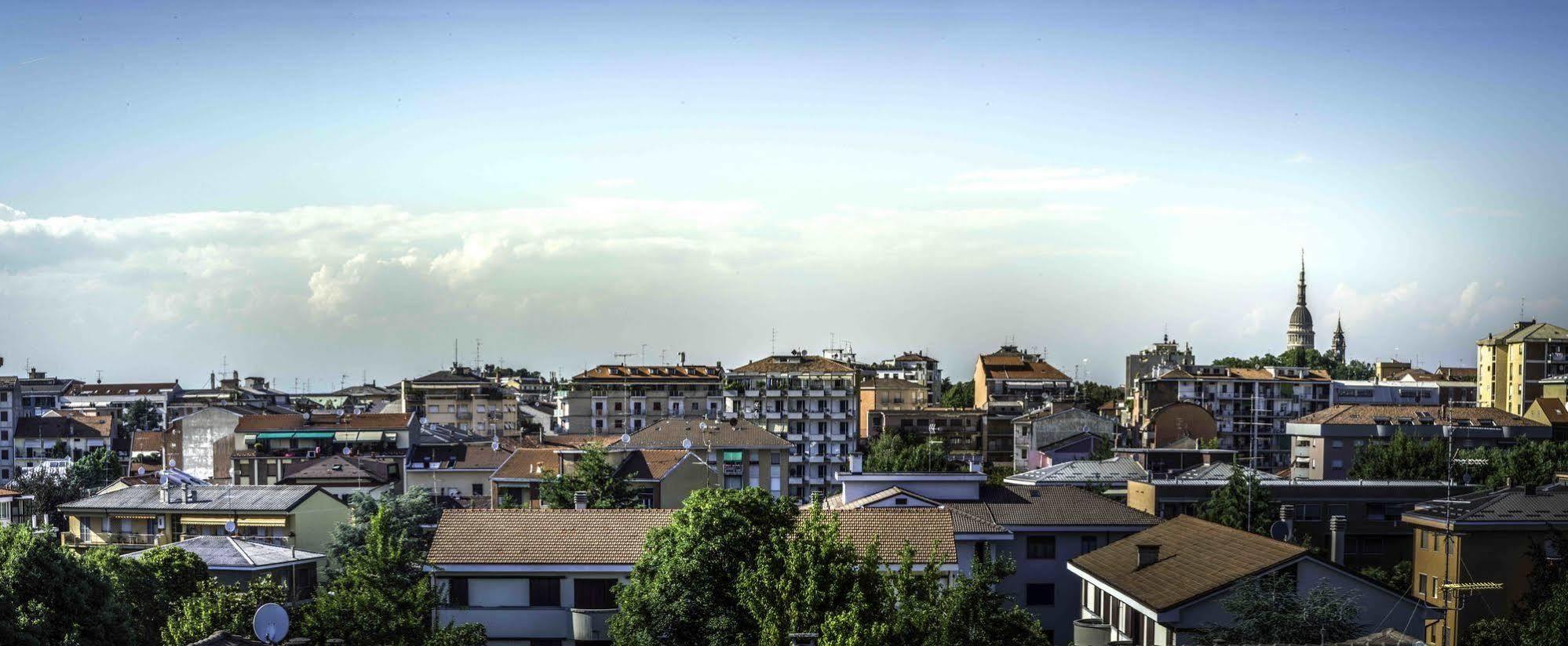 Hotel La Bussola Novara Esterno foto